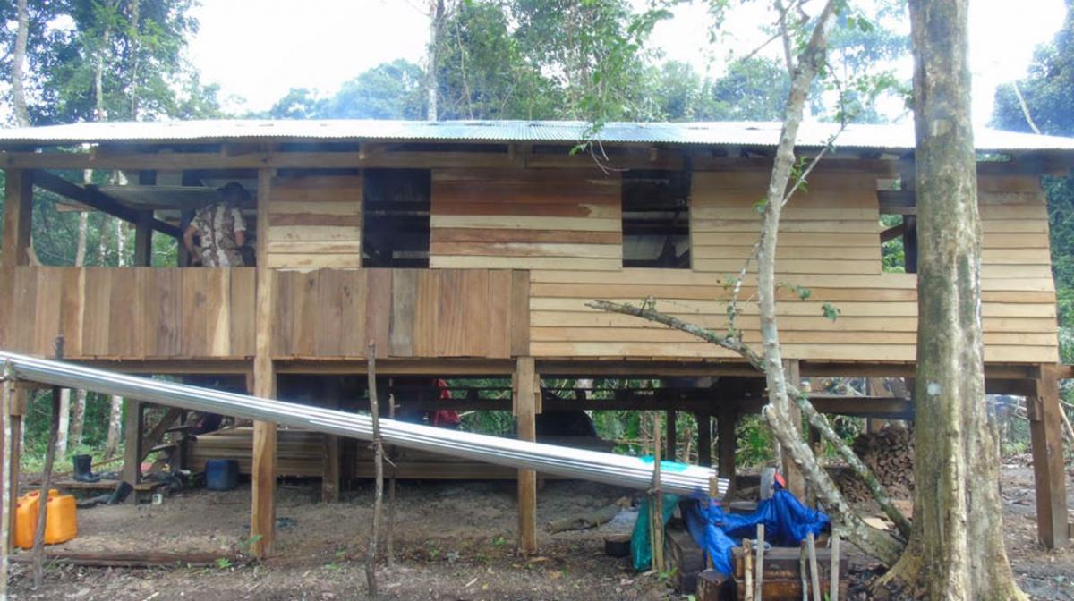 Bau der Kwee Koh Ranger Stationen Bild 2